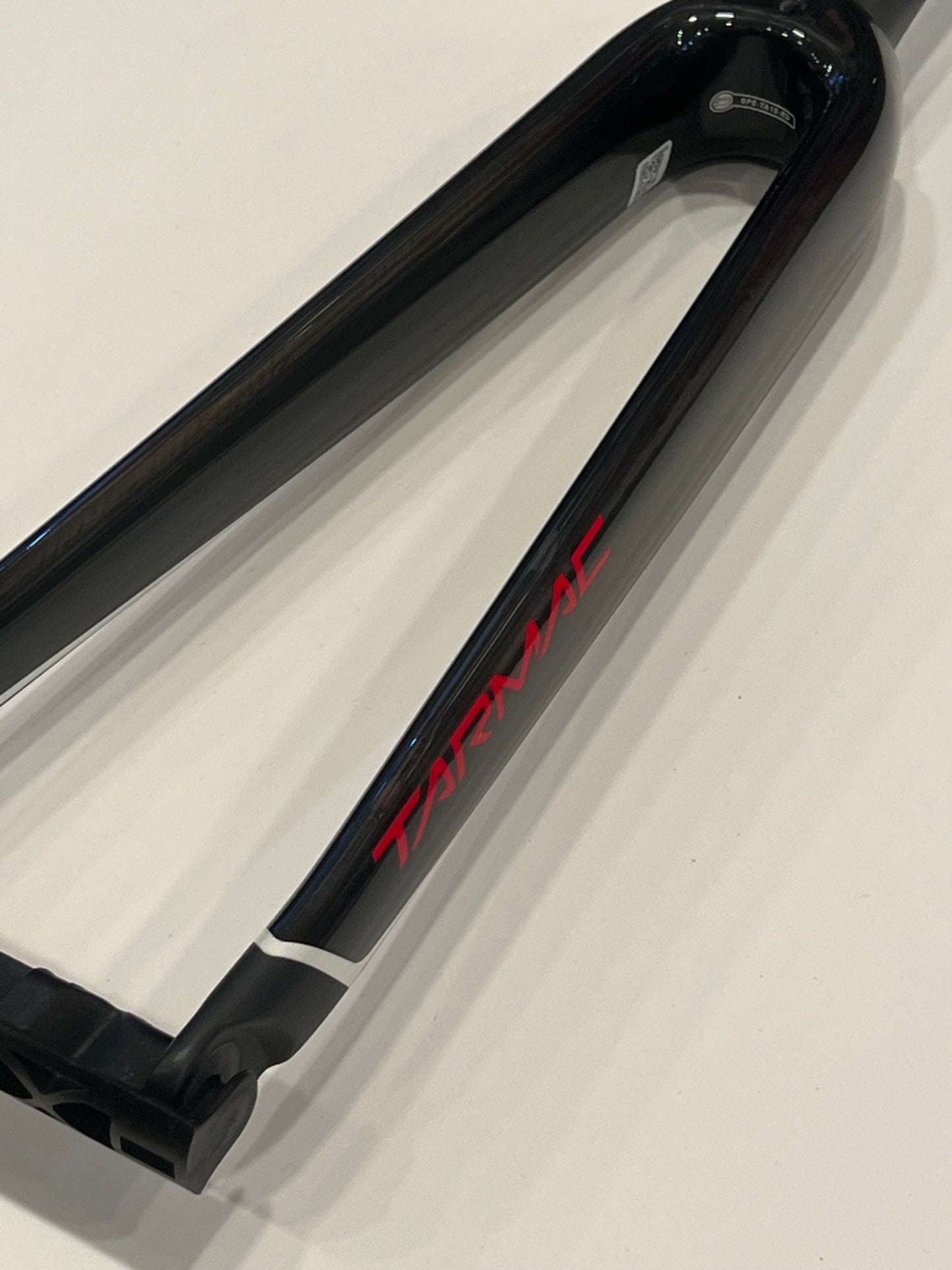 FRK MY17 SW TARMAC ETAP FORK SATIN/ GLOSS CARBON/ FLO RED/ METALLIC WHITE (54/56)